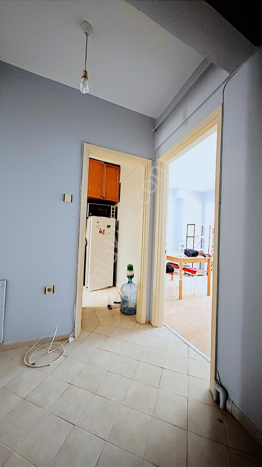 Beşiktaş Mısırlı Bahçe De Kısmi Mobilyalı, Boya Badanalı , 2 + 1 - Görsel 2