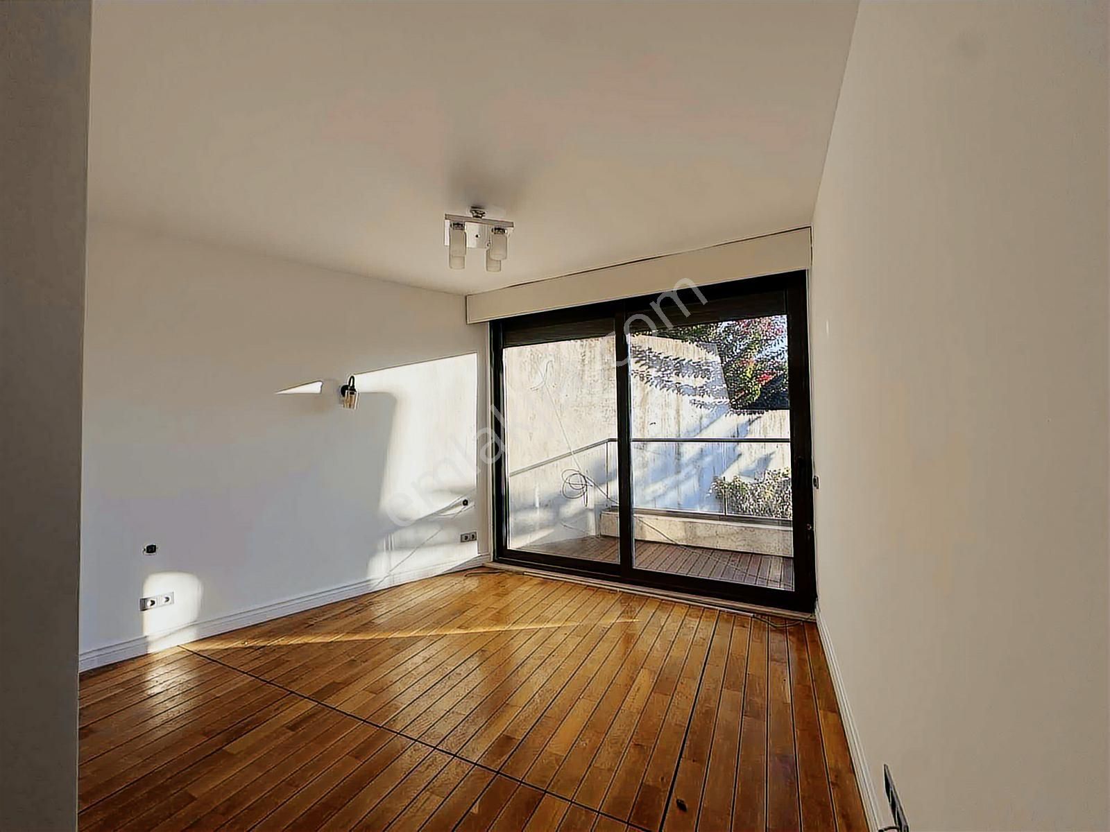 Kale Ve Deniz Manzaralı Yıllık Kiralık 4,5+1 Daire - Görsel 11