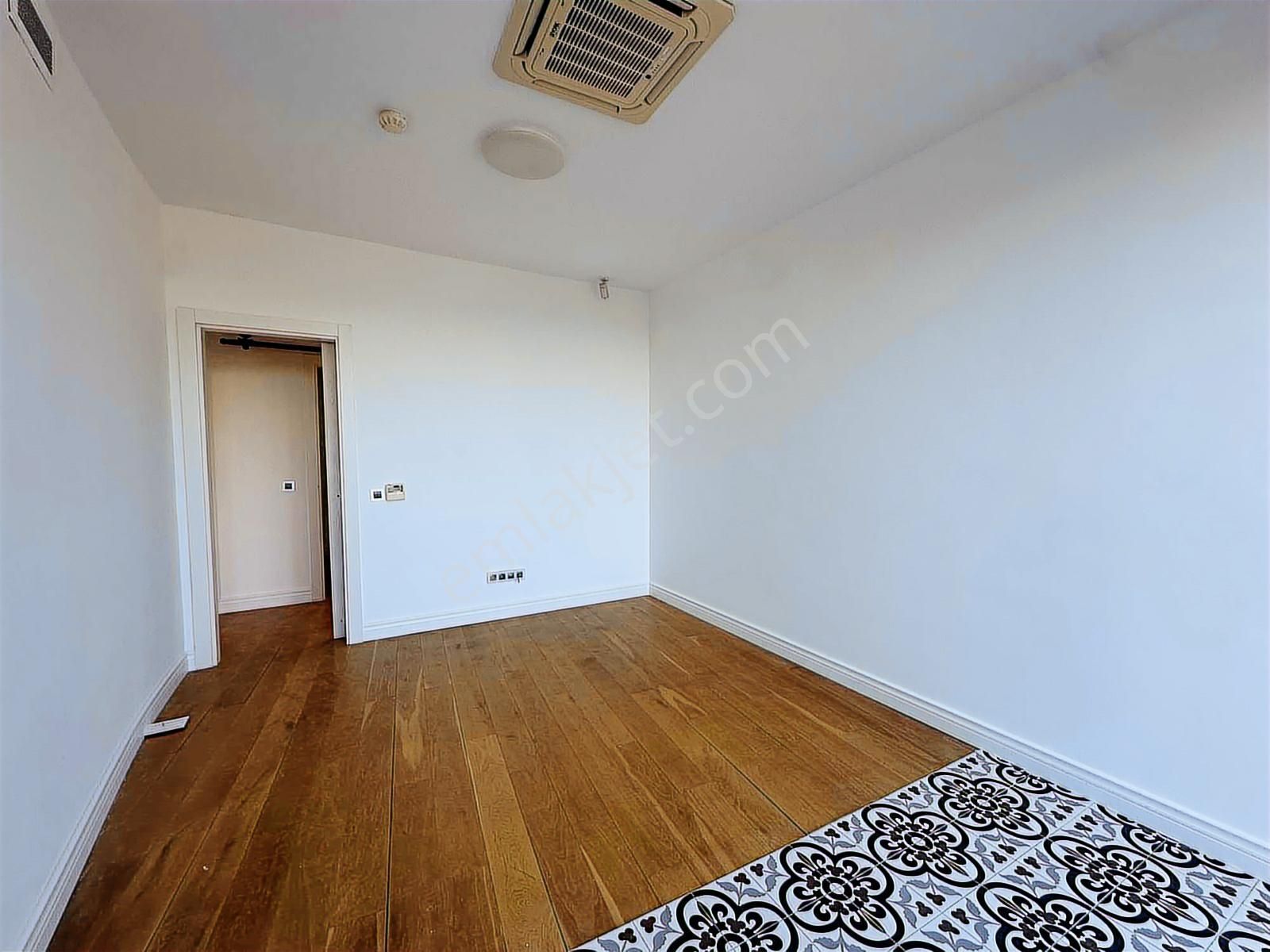 Kale Ve Deniz Manzaralı Yıllık Kiralık 4,5+1 Daire - Görsel 21