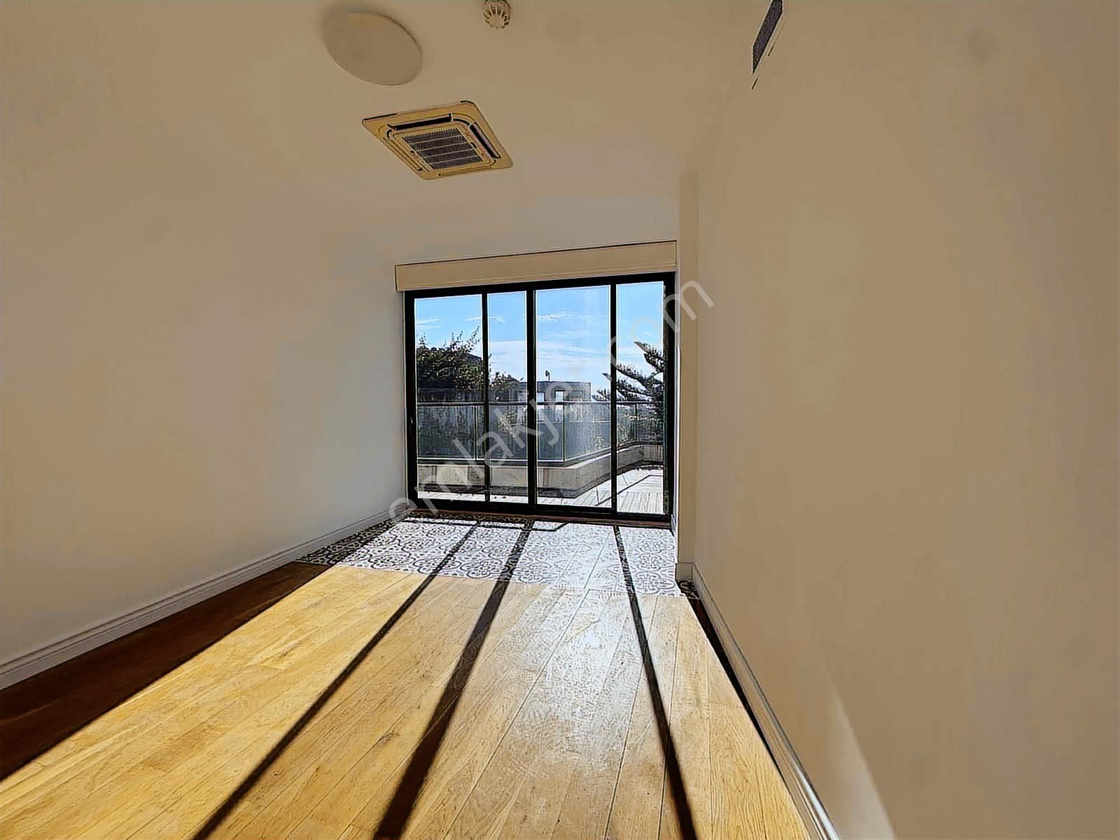 Kale Ve Deniz Manzaralı Yıllık Kiralık 4,5+1 Daire - Görsel 2