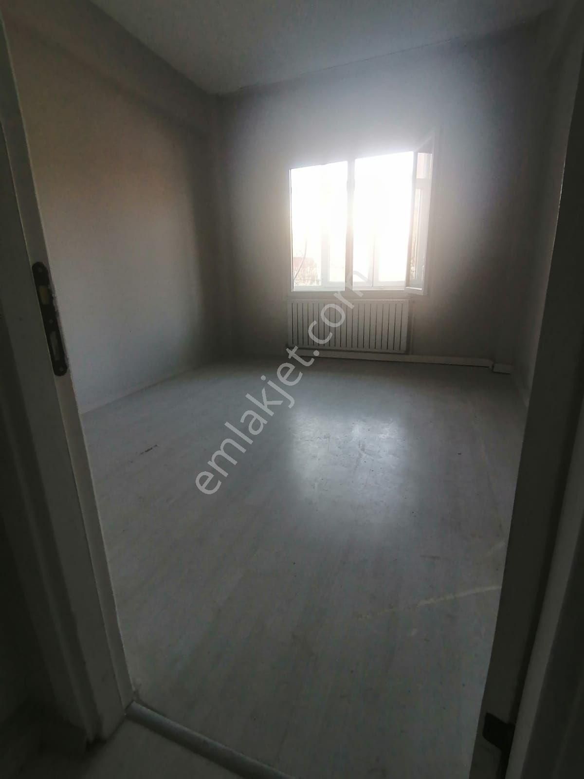 Ümraniye Tepeüstü Mahallesi Metroya Yürüme Mesafesinde.alemdag Caddesinde