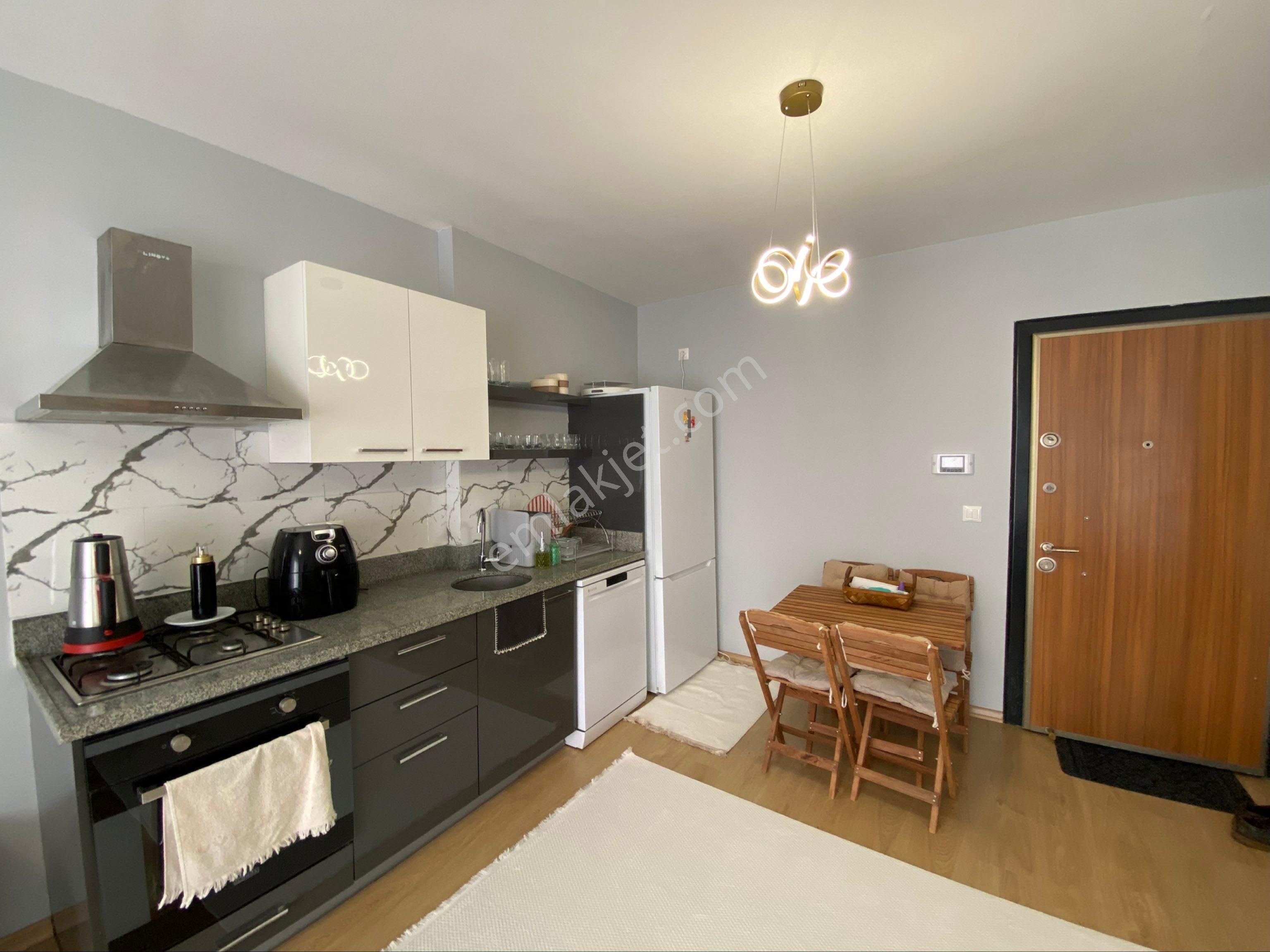 Çatalan Cadde Üzeri 1+1 Çok Geniş Full Eşyalı Daire - Görsel 4