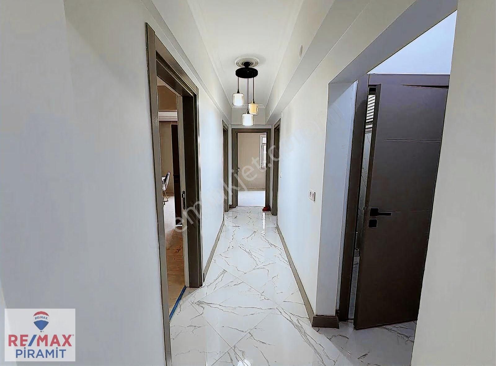 Muhteşem Deniz Manzaralı İçi Komple Yenilenmiş 3+1 - Görsel 29