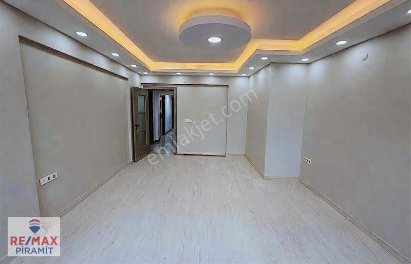 Muhteşem Deniz Manzaralı İçi Komple Yenilenmiş 3+1 - Görsel 24