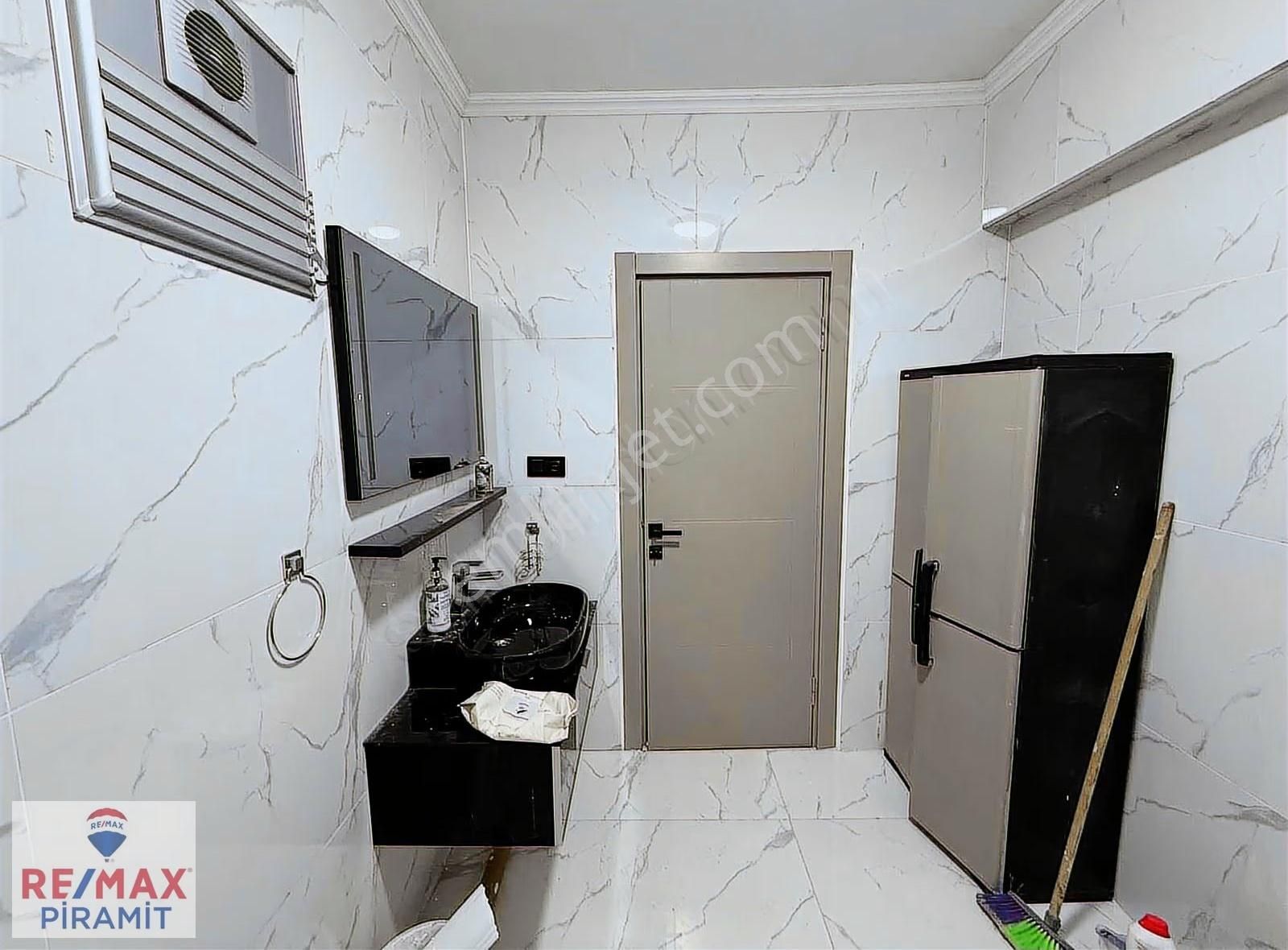 Muhteşem Deniz Manzaralı İçi Komple Yenilenmiş 3+1 - Görsel 14