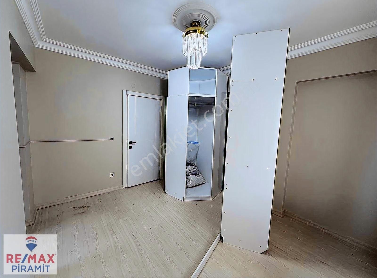 Muhteşem Deniz Manzaralı İçi Komple Yenilenmiş 3+1 - Görsel 27