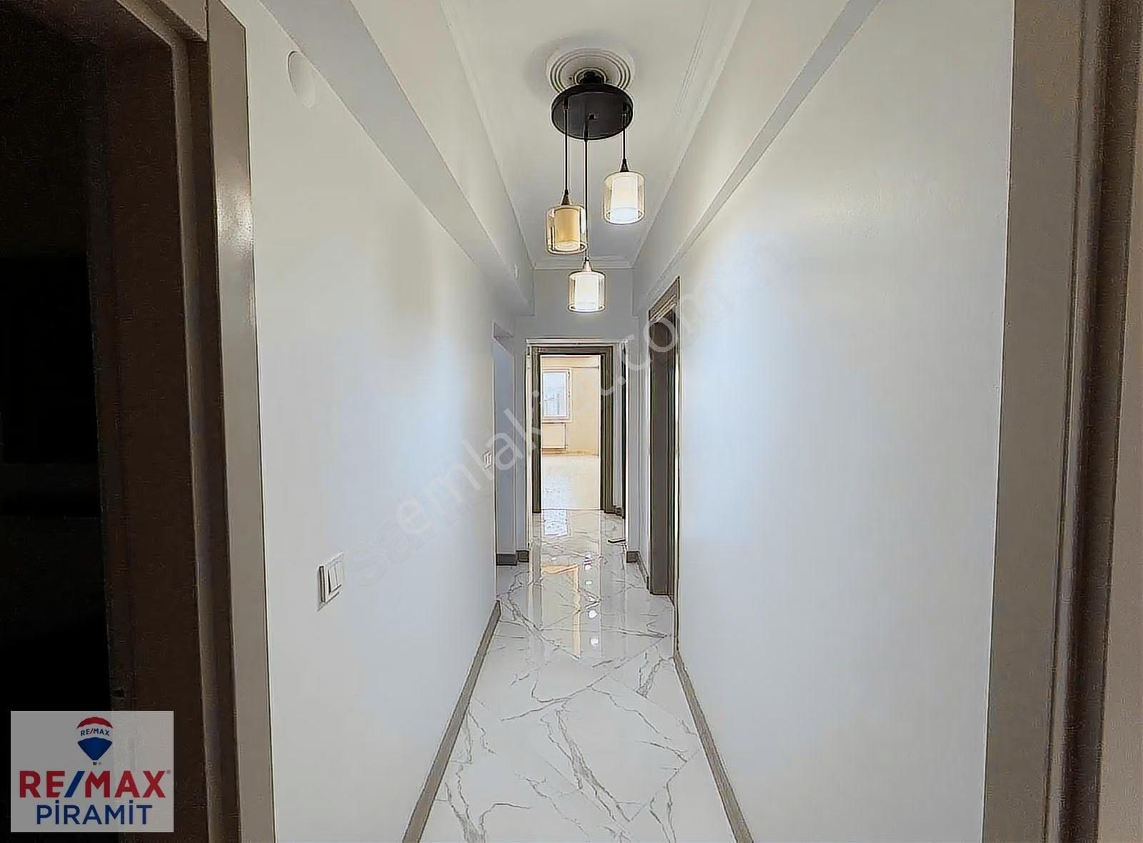 Muhteşem Deniz Manzaralı İçi Komple Yenilenmiş 3+1 - Görsel 25