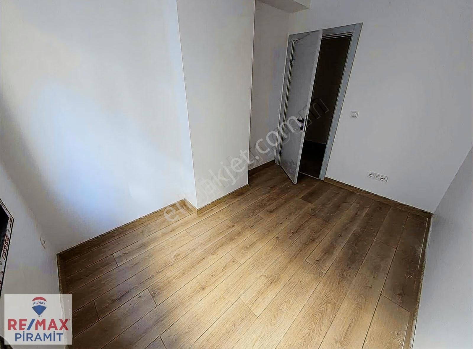 Acıbademde,güvenlikli Sitede,otoparklı Sıfır 3+1 Kiralık Daire.! - Görsel 9
