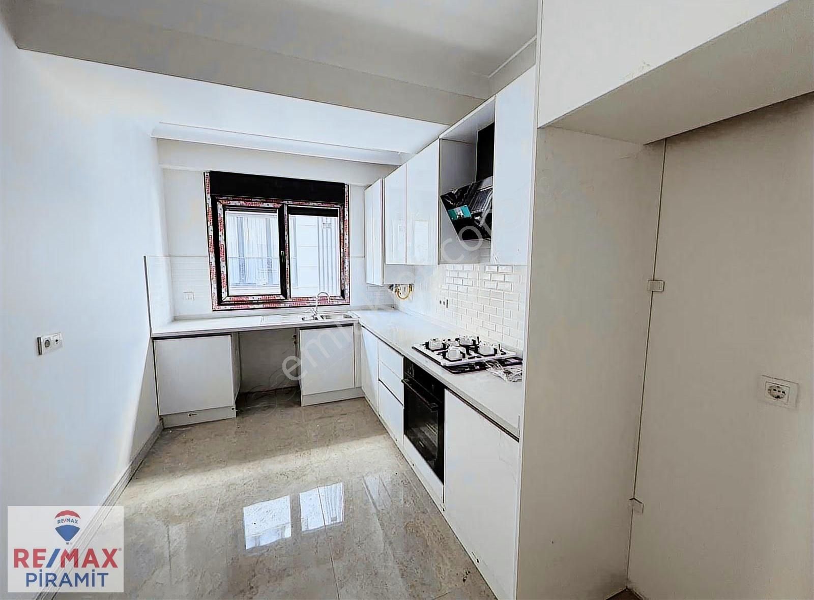 Acıbademde,güvenlikli Sitede,otoparklı Sıfır 3+1 Kiralık Daire.! - Görsel 6