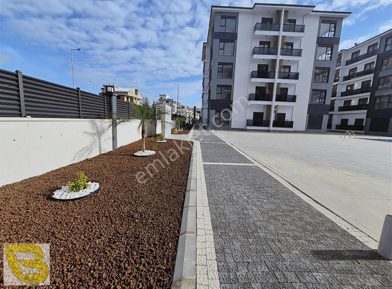 Havuzlu Site İçerisin'de Satılık 1+1 Daire - Görsel 18
