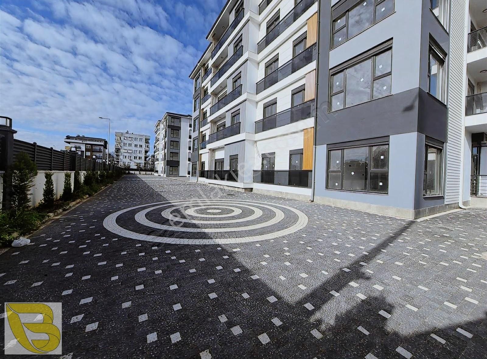 Havuzlu Site İçerisin'de Satılık 1+1 Daire - Görsel 19