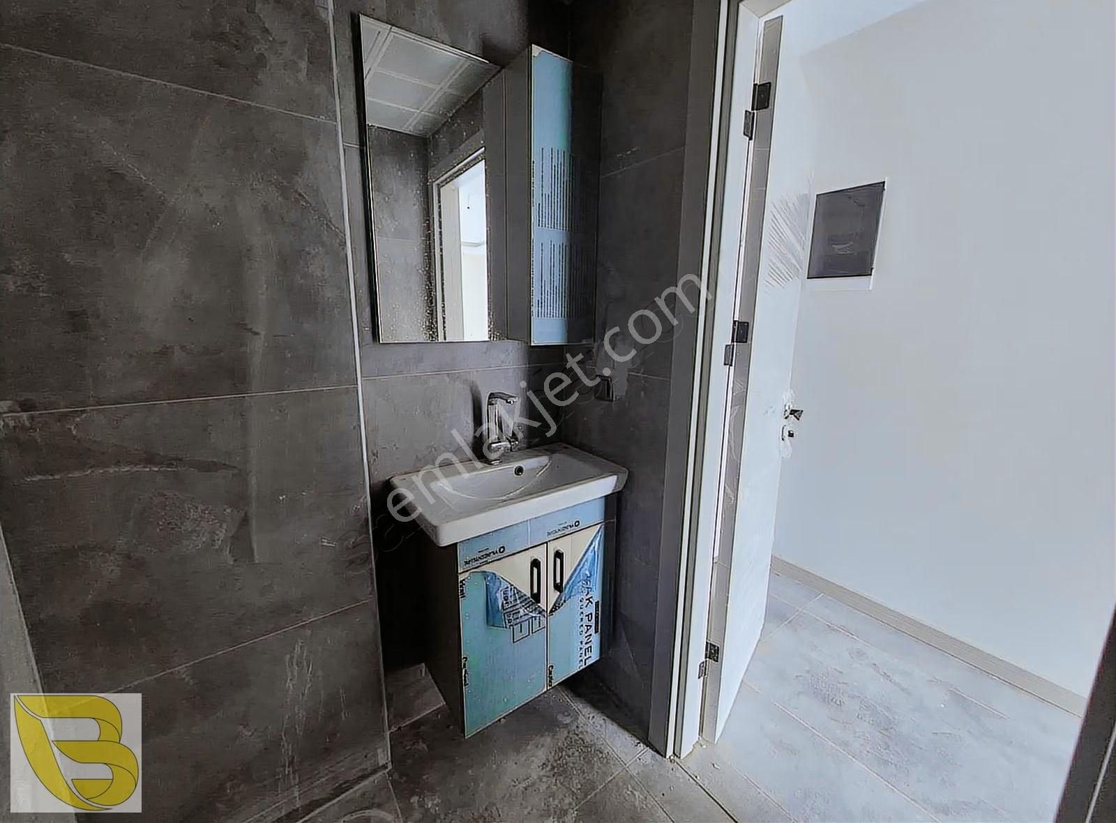 Havuzlu Site İçerisin'de Satılık 1+1 Daire - Görsel 9