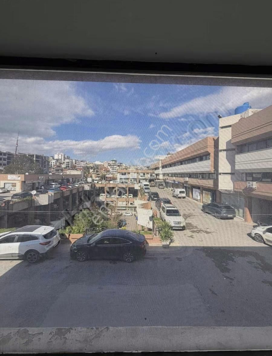 Yeşillik Caddesi'nde Kiralık Dükkan: 110m², Yüksek Tabela Değeri - Görsel 3