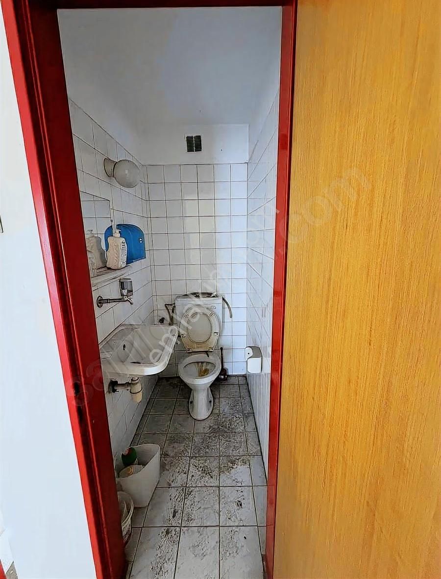 Yeşillik Caddesi'nde Kiralık Dükkan: 110m², Yüksek Tabela Değeri - Görsel 5