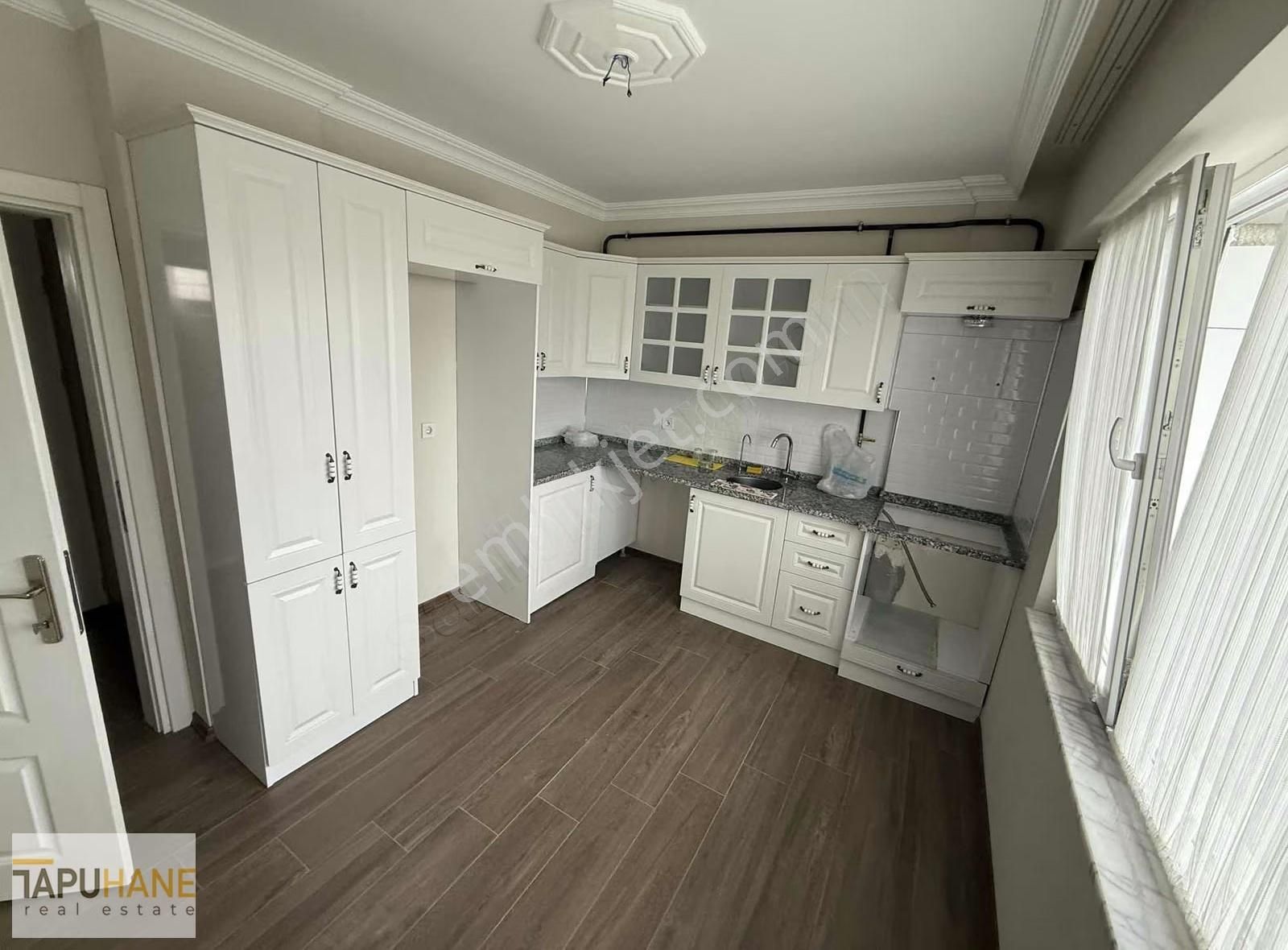 Tapuhane'den Çay Manzaralı Kiralık 3+1 Geniş Daire - Görsel 12