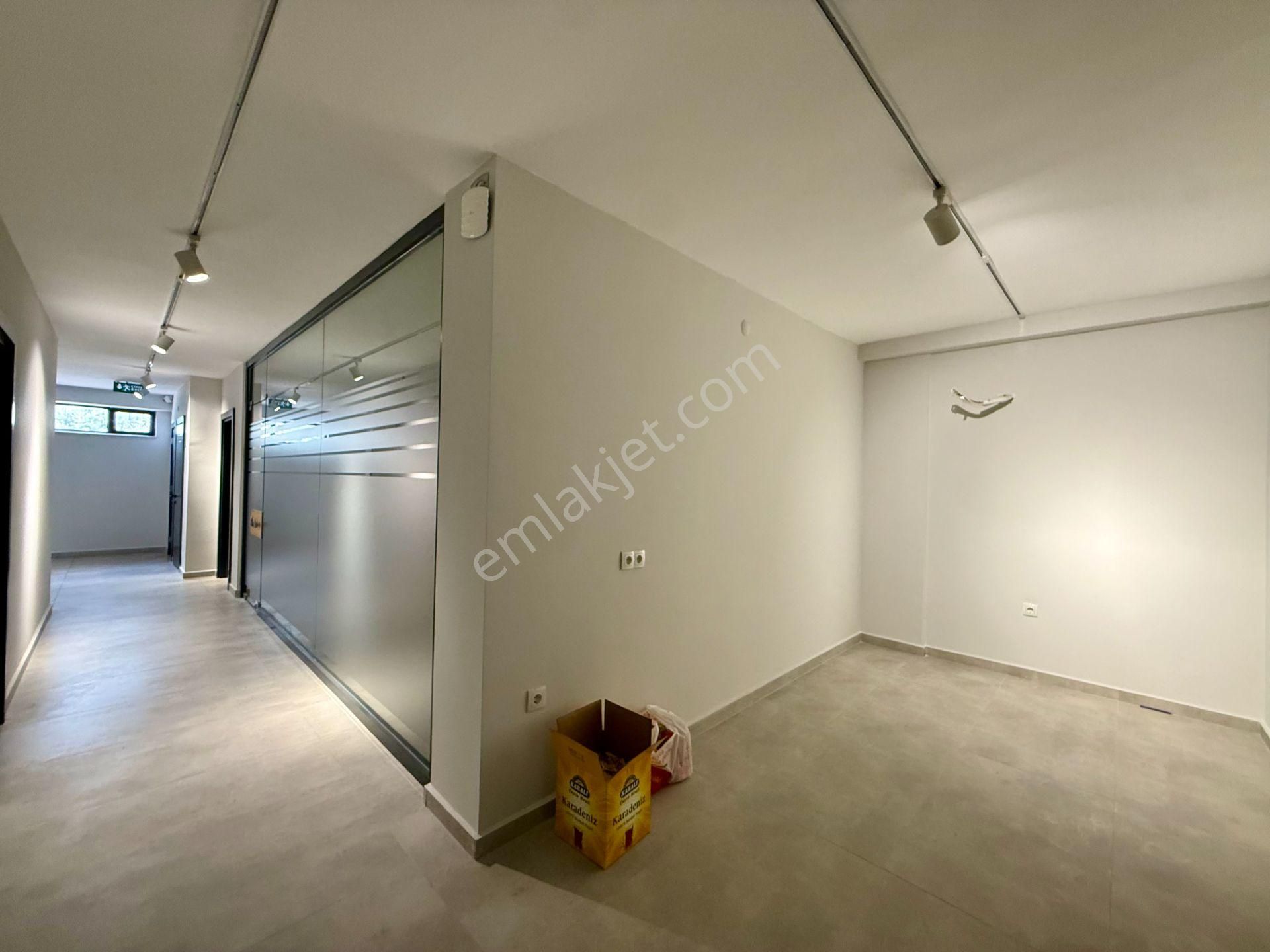 Uncalı Caddesinde Satılık 500 M2 Kurumsal Kiracılı İşyeri - Görsel 5