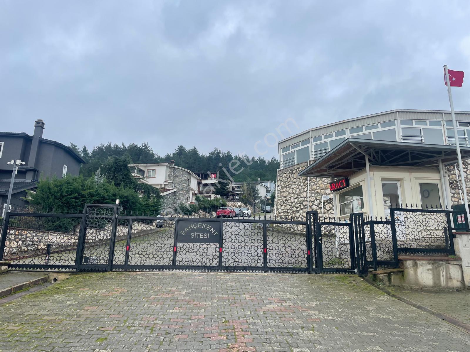 Elfi'den Kayapa Bahçekent Sitesinde Natamam Satılık Villa