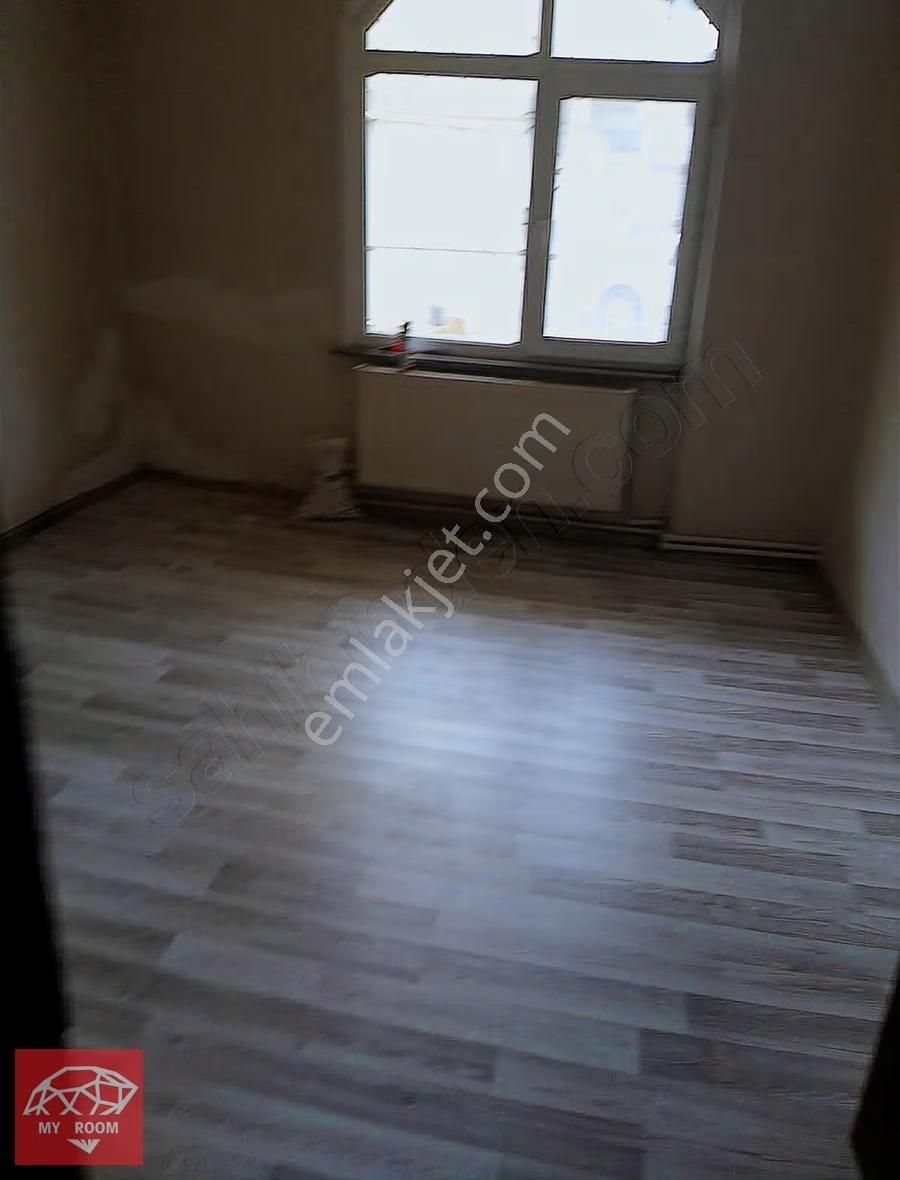 Ümraniye Ihlamurkuyu Mahallesinde 2+1 Kiralık Daire - Görsel 2