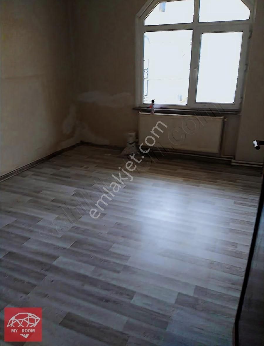 Ümraniye Ihlamurkuyu Mahallesinde 2+1 Kiralık Daire - Görsel 11