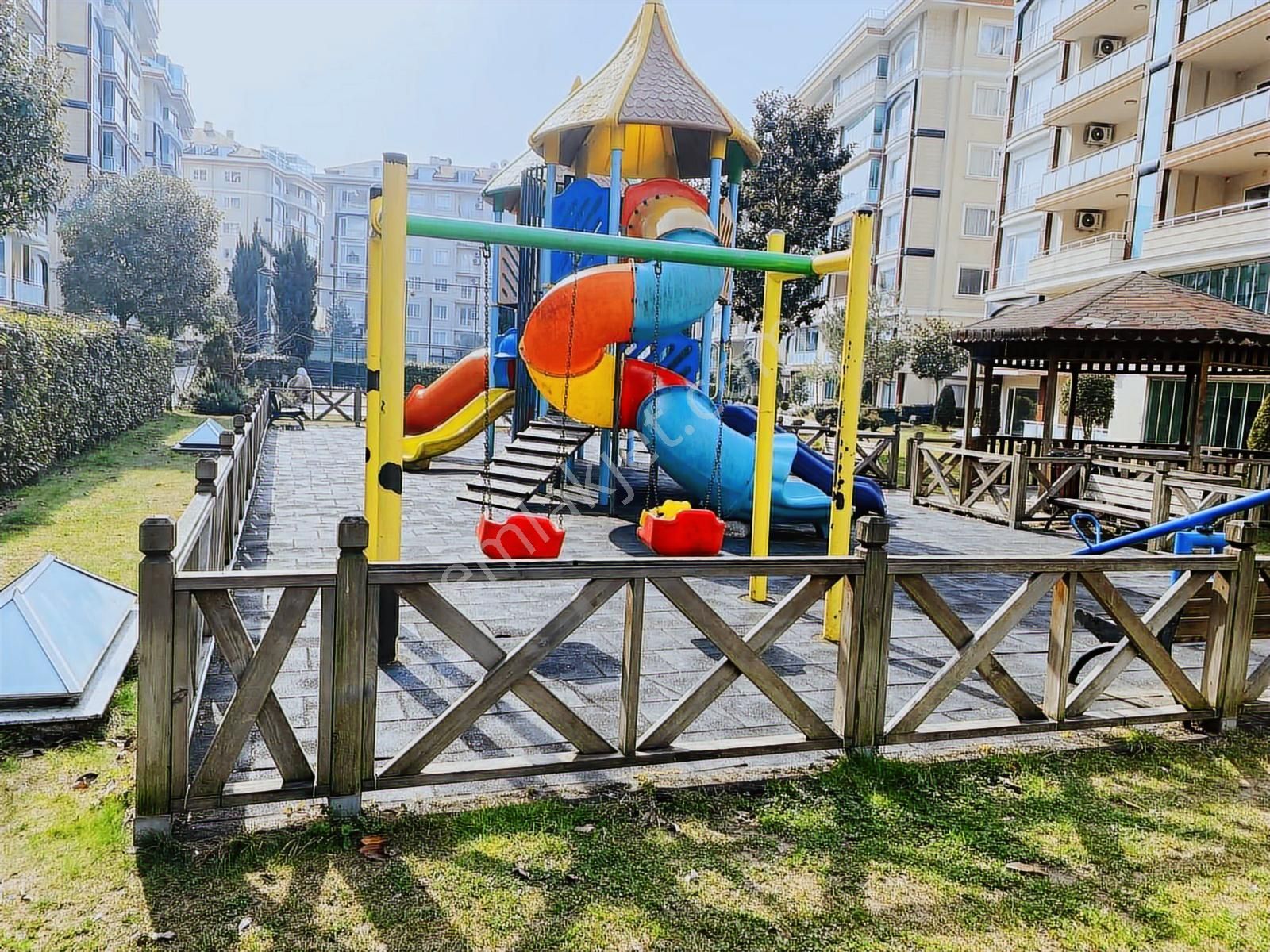 Beylikdüzü Hilal Konaklarında Peyzaj Cephe 3+1 Teraslı Çatı Katı - Görsel 4