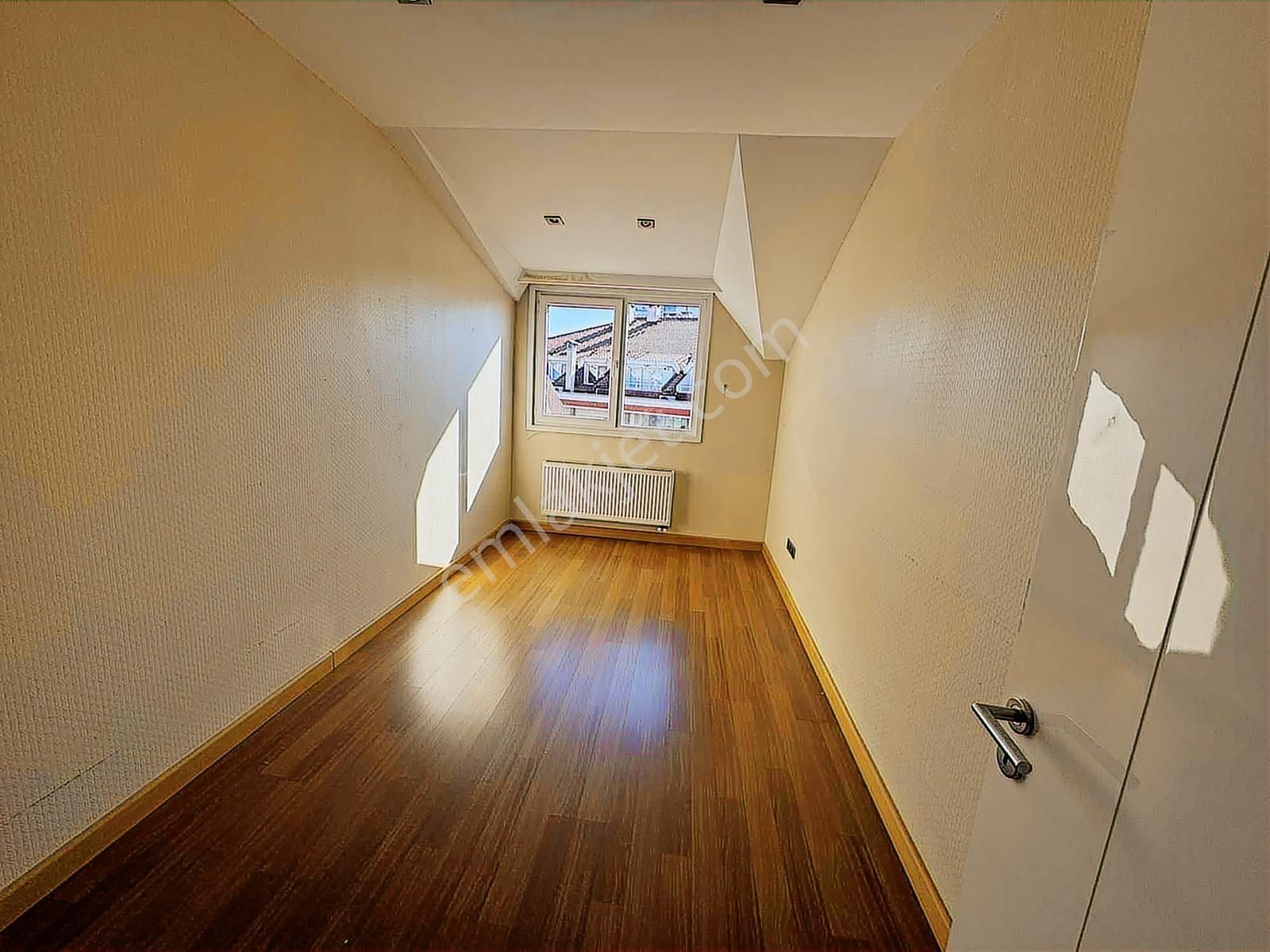 Beylikdüzü Hilal Konaklarında Peyzaj Cephe 3+1 Teraslı Çatı Katı - Görsel 13