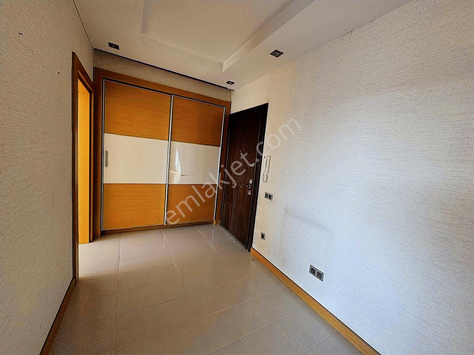 Beylikdüzü Hilal Konaklarında Peyzaj Cephe 3+1 Teraslı Çatı Katı - Görsel 18