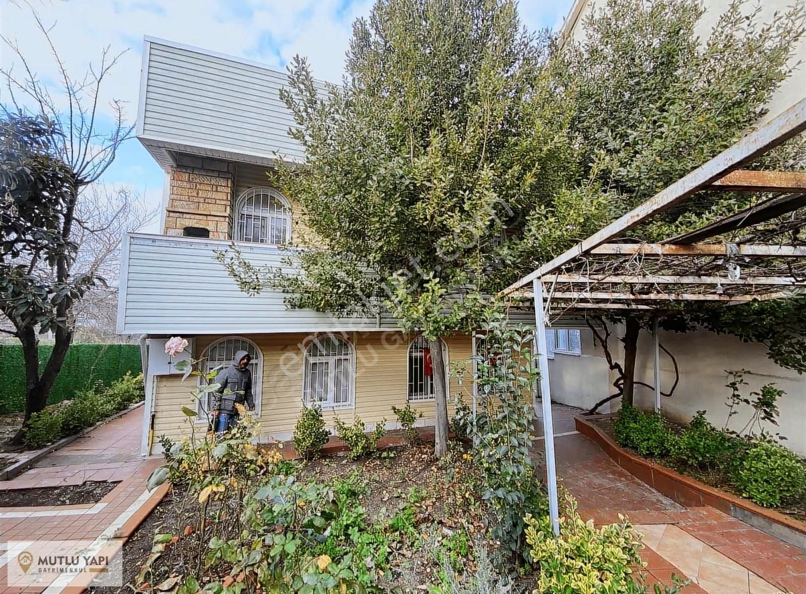 Mutlu Gayrimenkulden Satılık 5+2 Deniz Manzaralı Müstakil Ev!