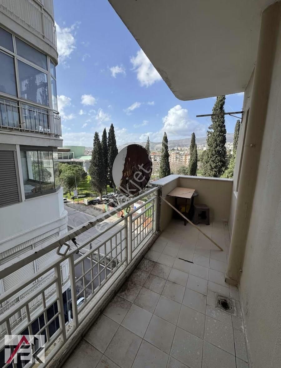 Bornova Merkez Peterson Köşkü Karşısında 3+1 Lüks Kiralık Daire - Görsel 16