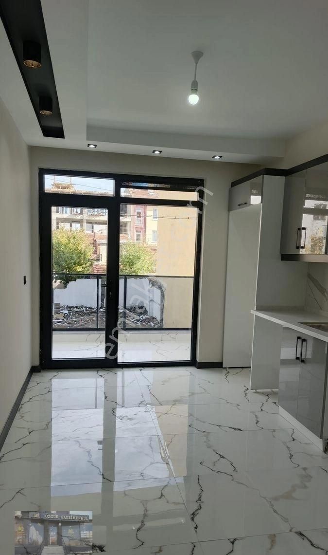 Çamlıca Mahallesi Hizmet Sokak 3+1 Lüks Satılık Daire - Görsel 12