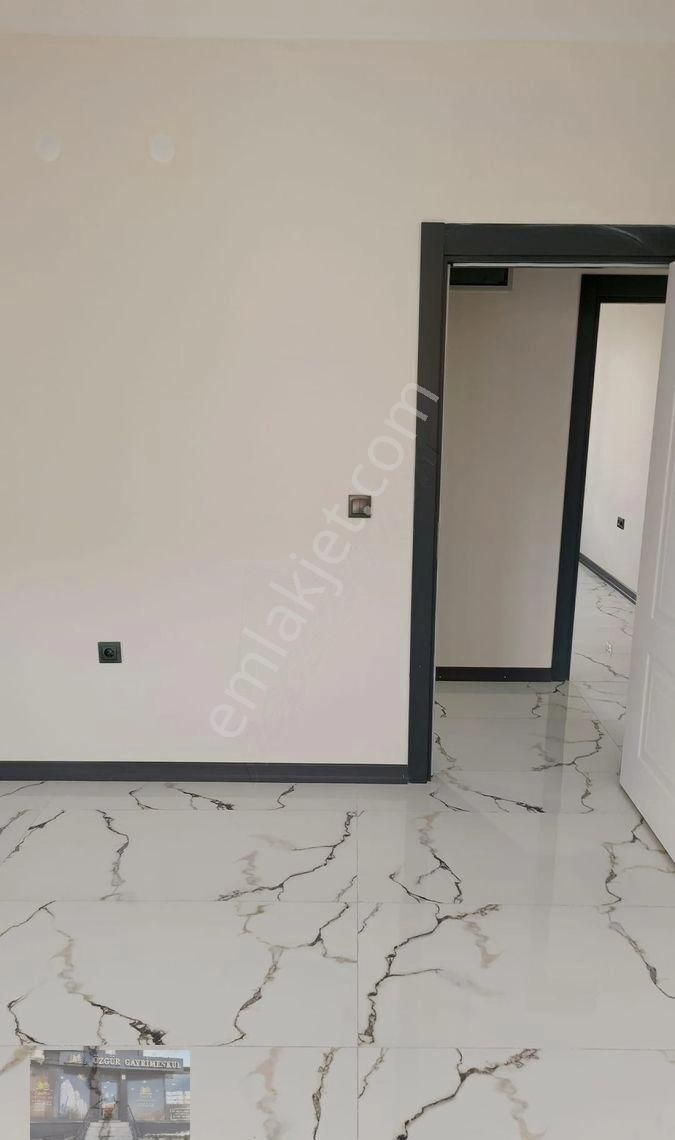 Çamlıca Mahallesi Hizmet Sokak 3+1 Lüks Satılık Daire - Görsel 3