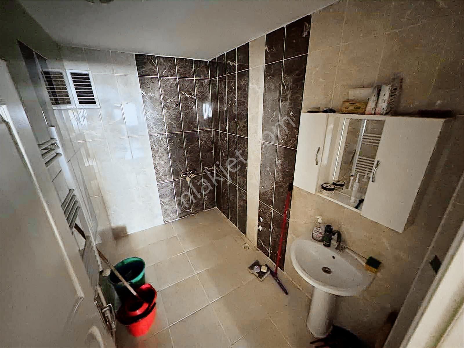 Lider'den Frsat 2+1 Asansörlü 1.kat Konumnda Gazi Merkezde Daire - Görsel 8