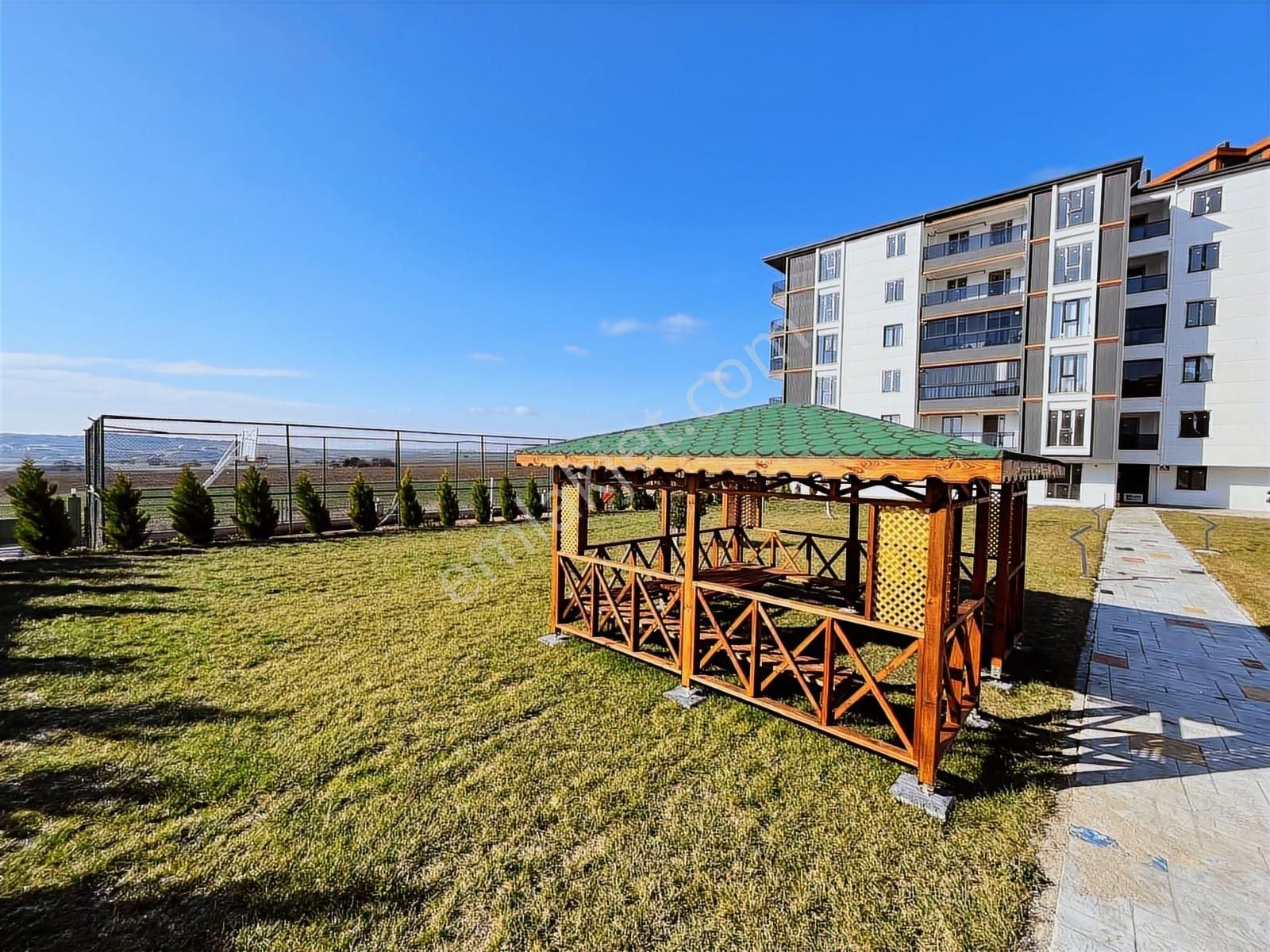 Laçin Garden Da 2+1 Açık Mutfak Ebeveyn Banyolu Kiralık Daire!!! - Görsel 2