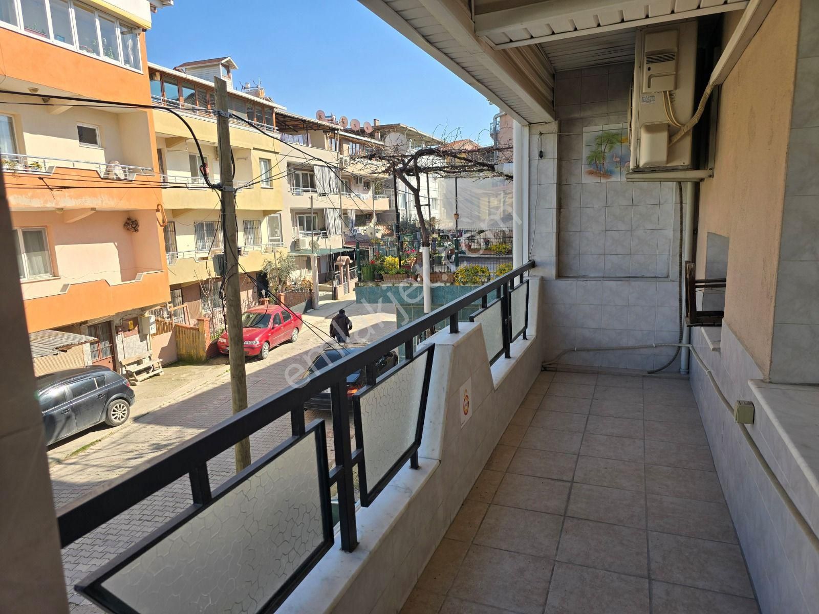 Gaziemir Sarniç'ta Kiralık Eşyalı Şahane Daire - Görsel 24