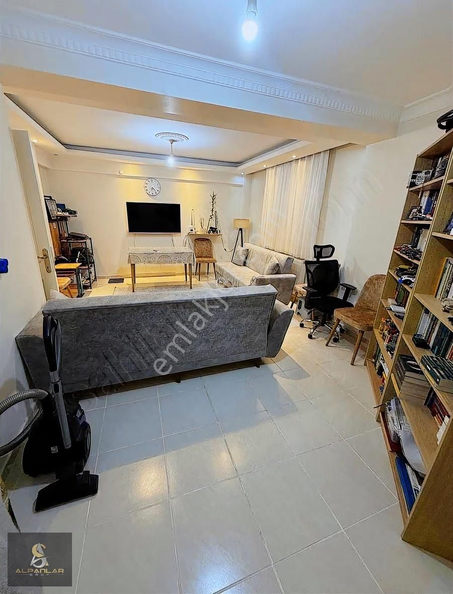 Küçükçekmece Yenimahallede 1+1 Satılık 70m2 Bahçe Katı Daire - Görsel 4