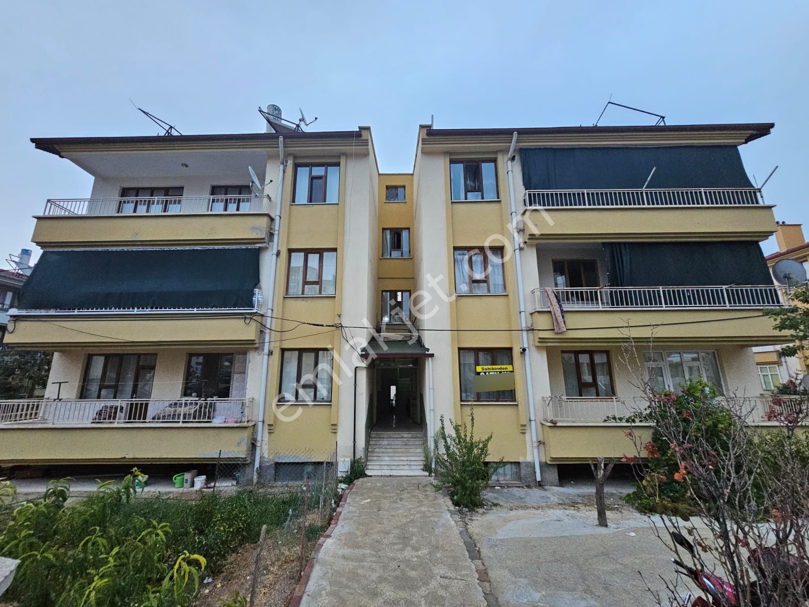 Metin Gönülalan'dan Novada Arkası Geniş 3+1 Daire