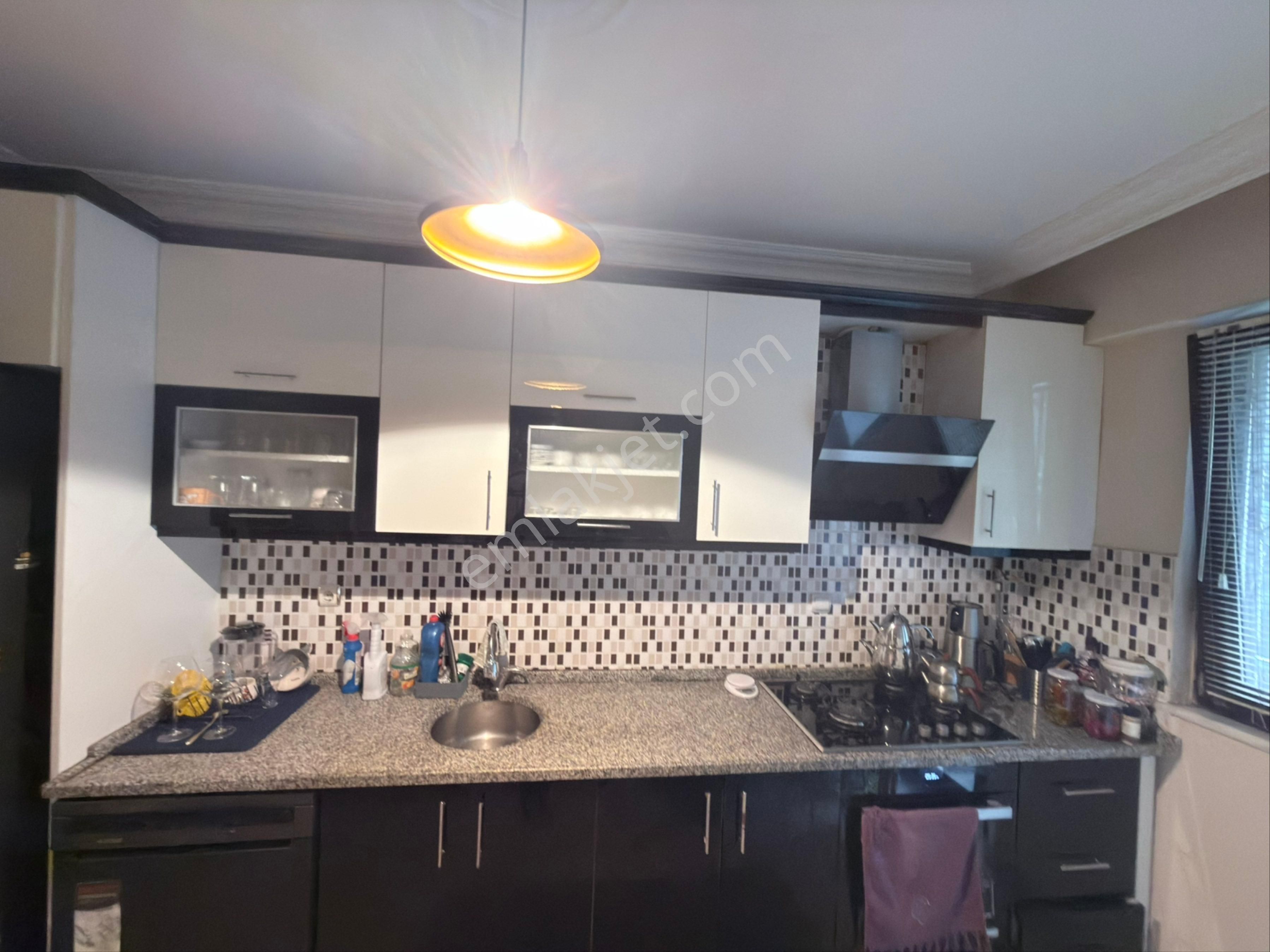 Adnan Menderes' De Satılık Geniş 3+1 Daire!!! - Görsel 17