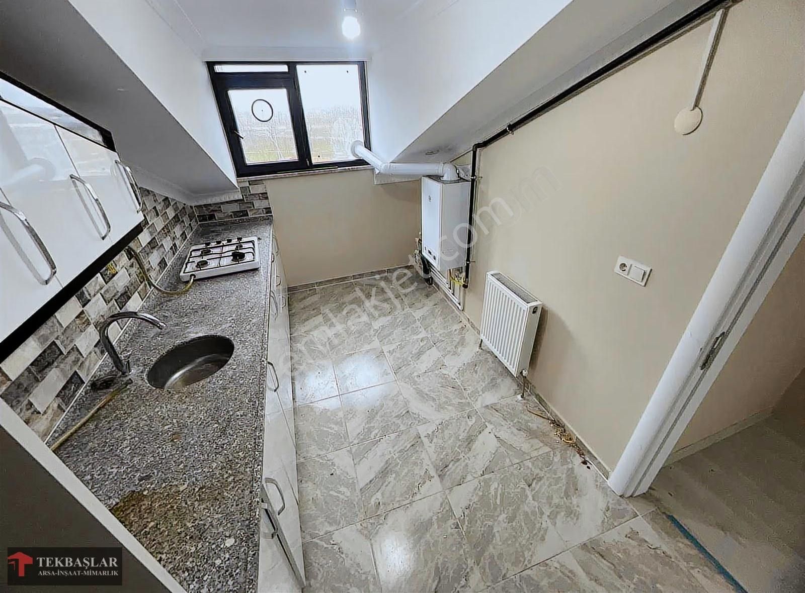 Millet Bahçesi Karşısı, Butik Sitede 1+1 Asansörlü, Teraslı !!! - Görsel 2