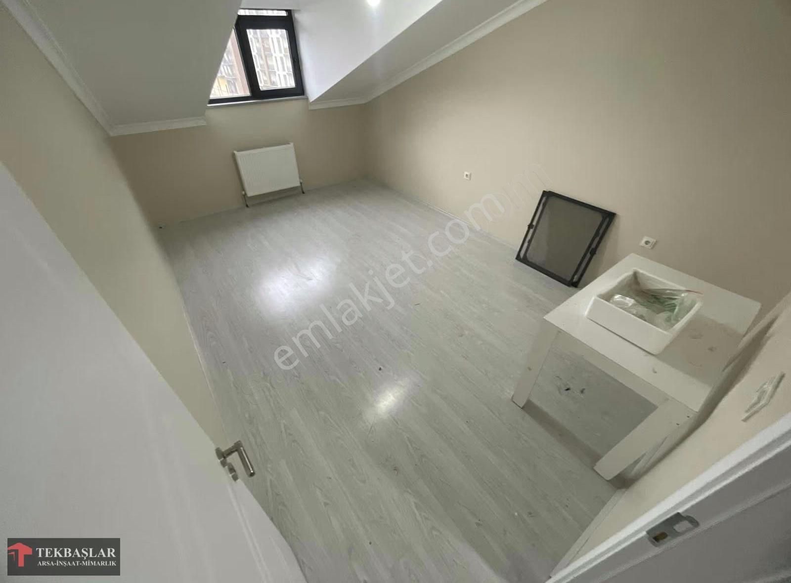 Millet Bahçesi Karşısı, Butik Sitede 1+1 Asansörlü, Teraslı !!! - Görsel 4