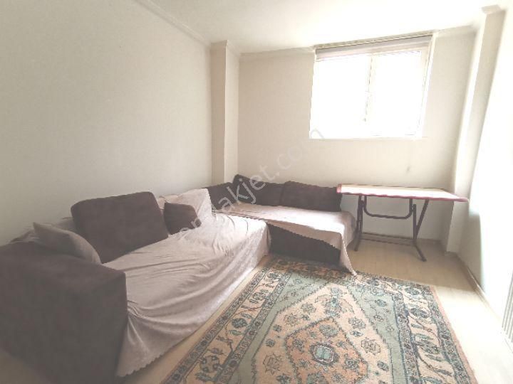 Çekmeköy Merkez Mh De1+1 Bahçe Kat,kombilieşyalı Daire - Görsel 6