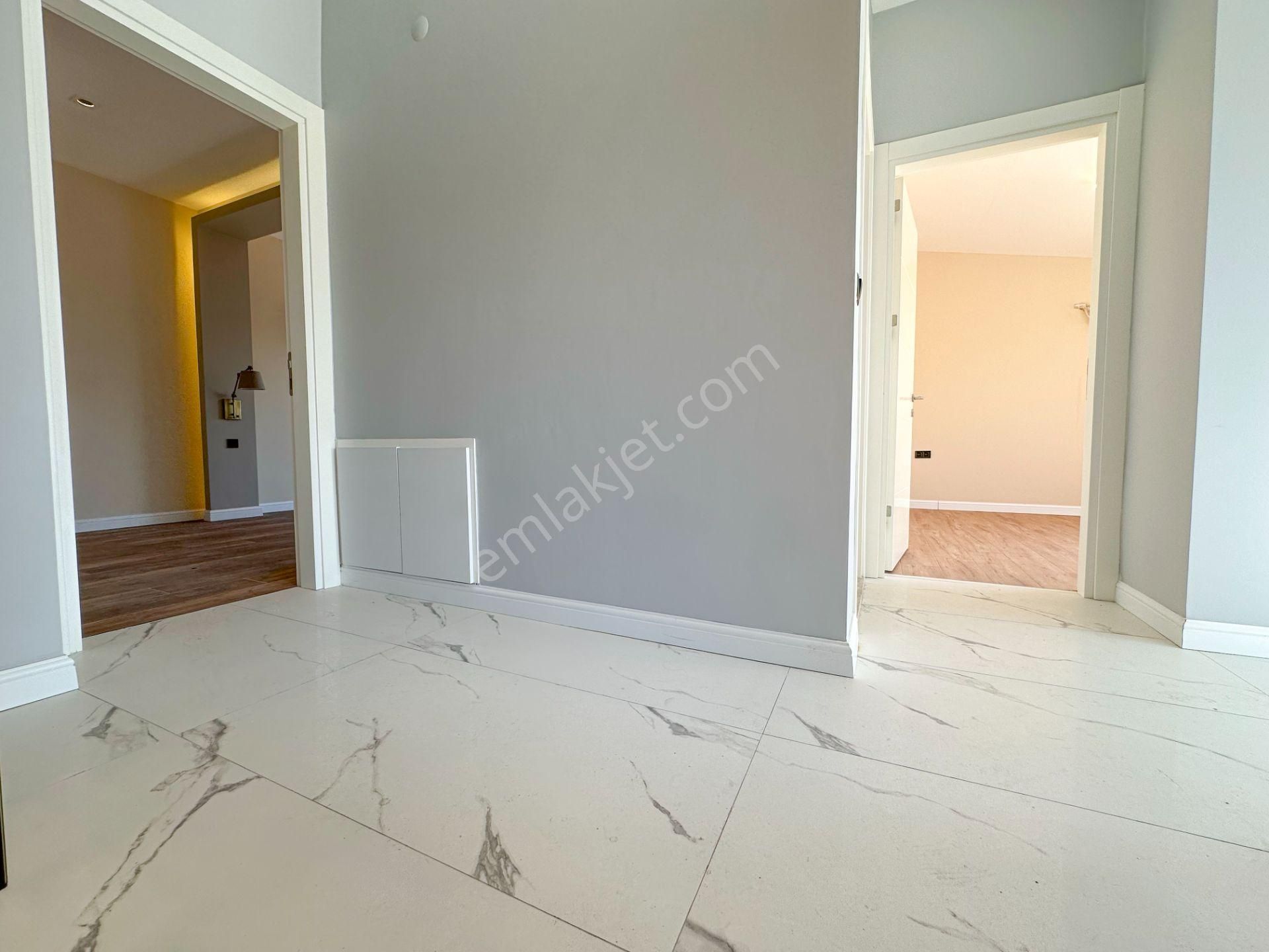 Karşıyaka Bostanlı Satılık Teraslı Dubleks 4+1 Daire - Görsel 3