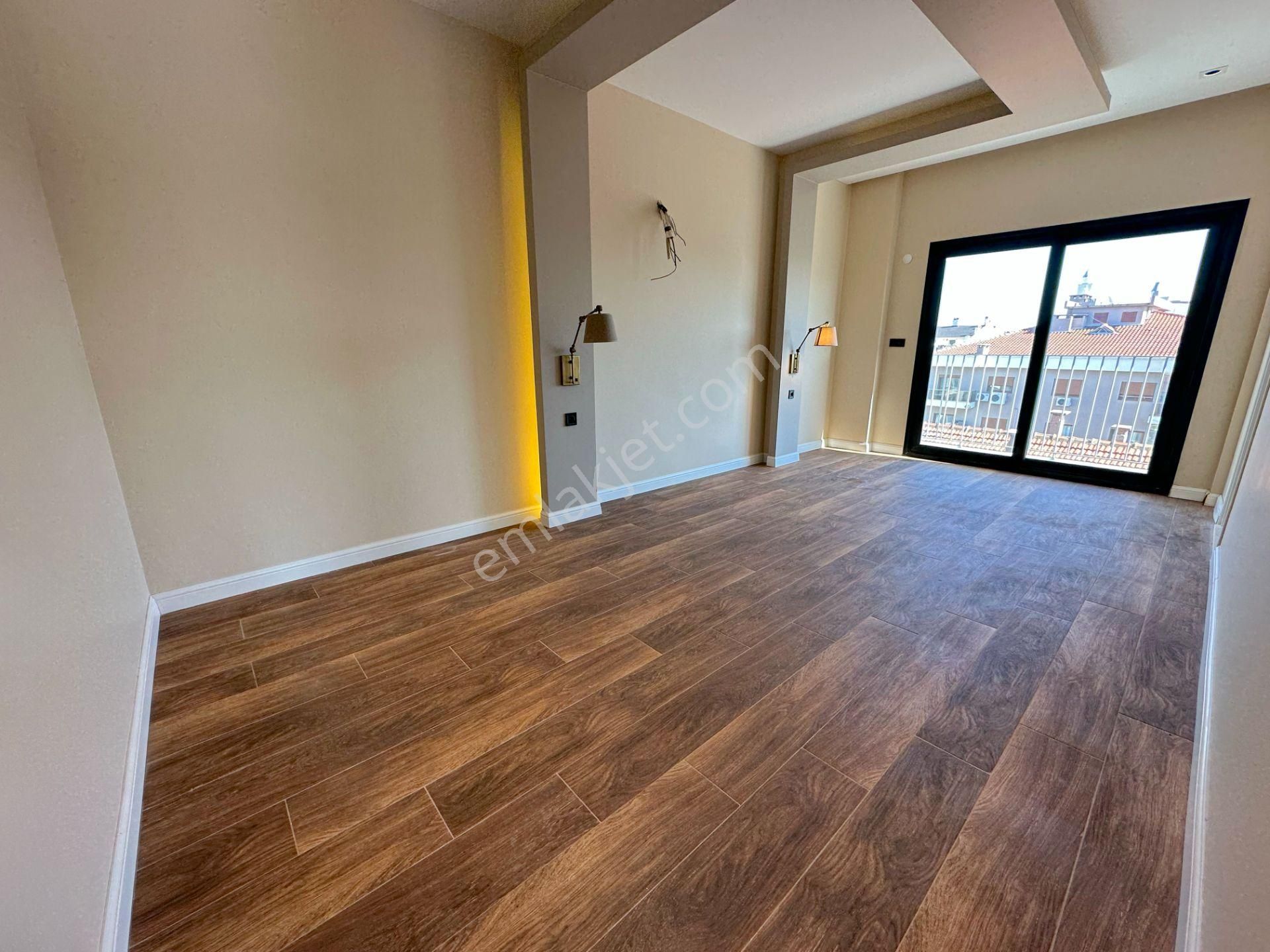 Karşıyaka Bostanlı Satılık Teraslı Dubleks 4+1 Daire - Görsel 13