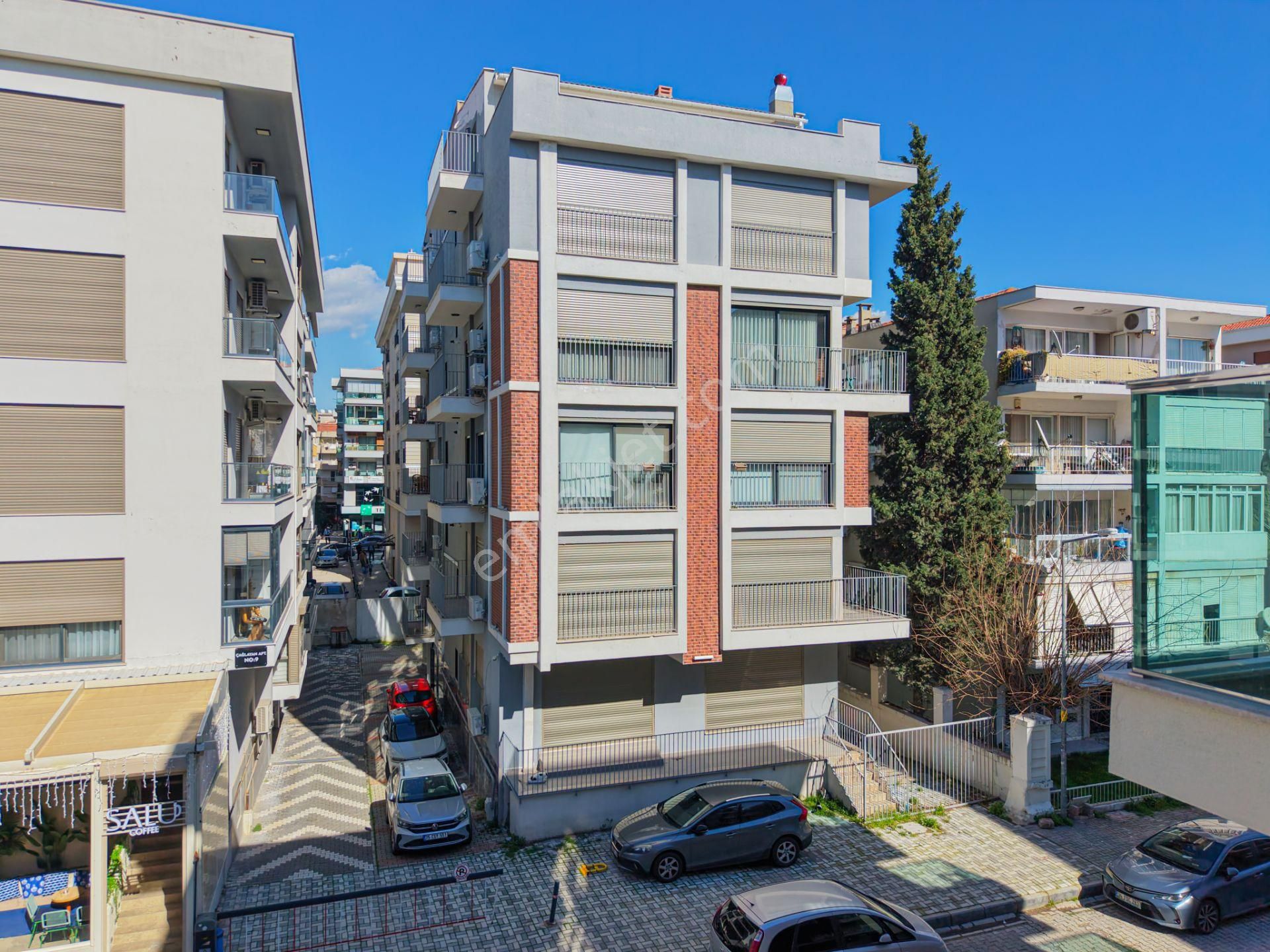 Karşıyaka Bostanlı Satılık Teraslı Dubleks 4+1 Daire