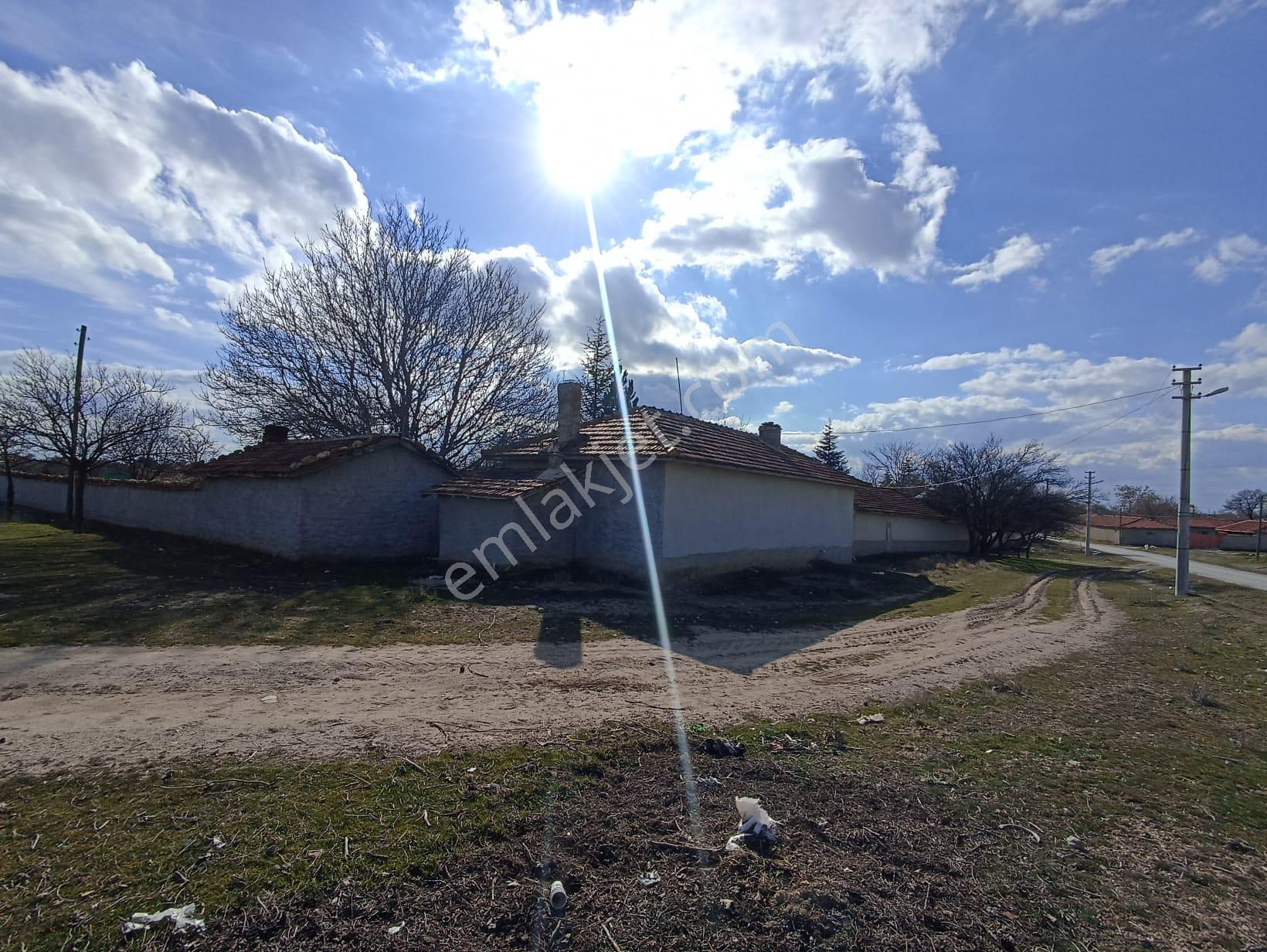 Century 21 Vizyon'dan Sivrihisar Bahçecik’te Satılık Köy Evi Ve Arsası - Görsel 2