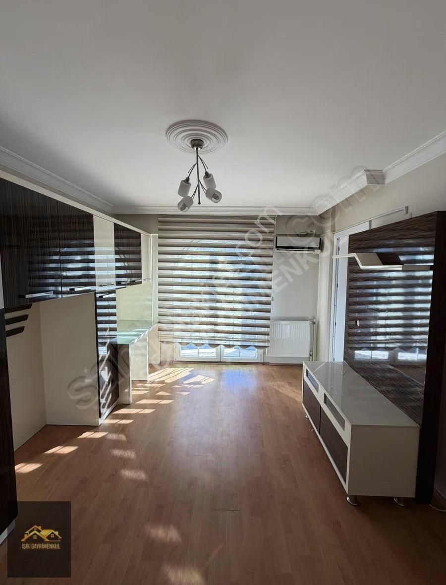 Işık Gayrimenkıl'den Kiralık Lale Park Yakını Büyük 3+1 Daire - Görsel 12