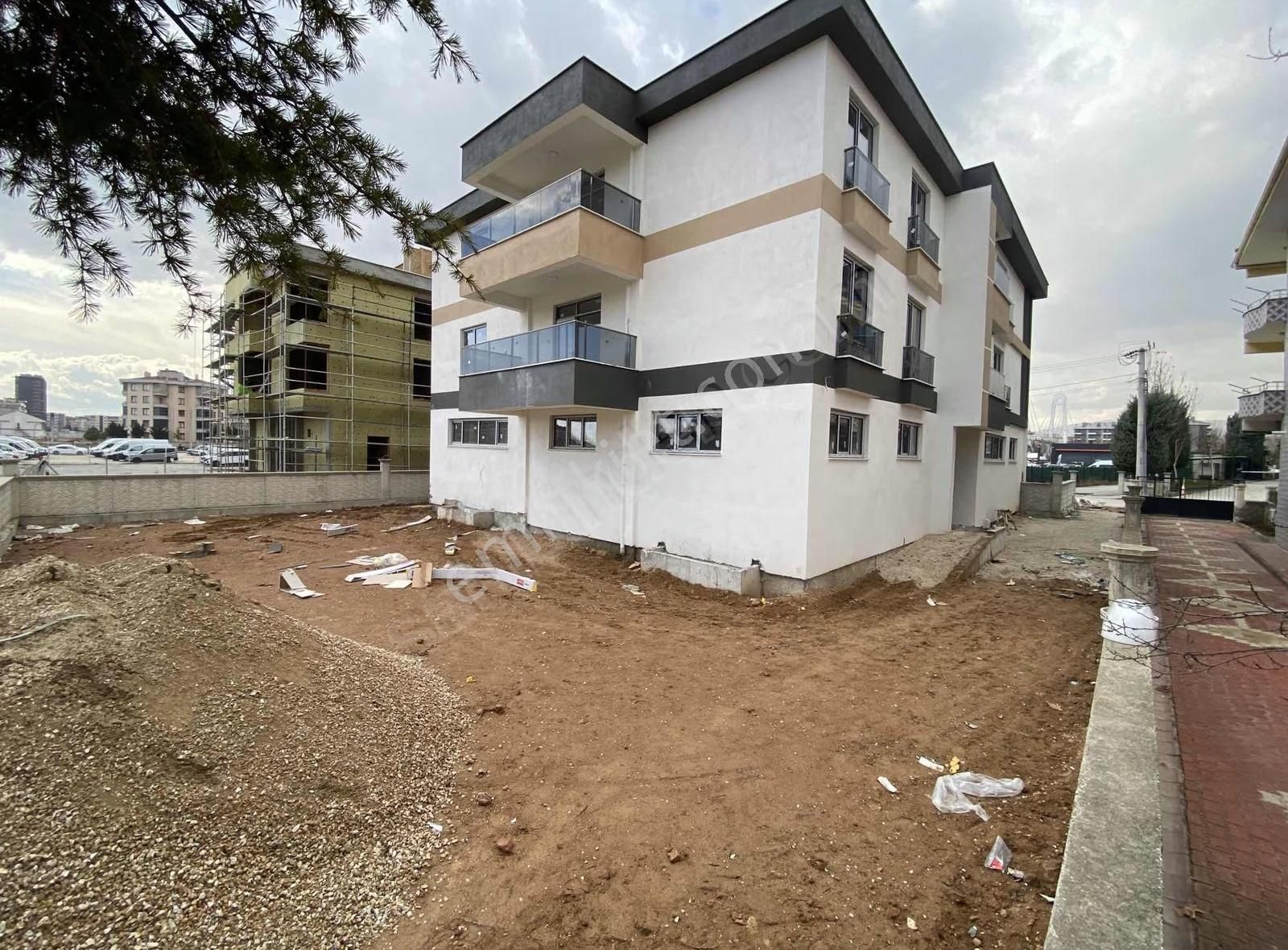 Sancak Mah İstanbul Yolu Oto Koç Yani2+1 3/3katı K.balkonludaire