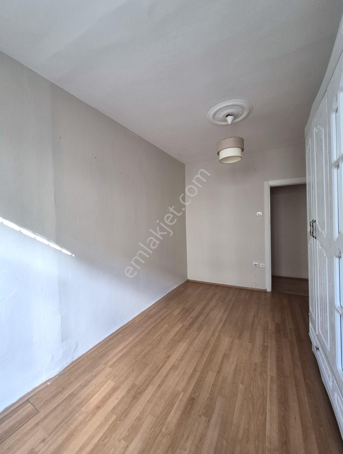 Gayrettepede 2+1 80 M2 Kombili Teraslı Ferah Bahçe Katı - Görsel 17