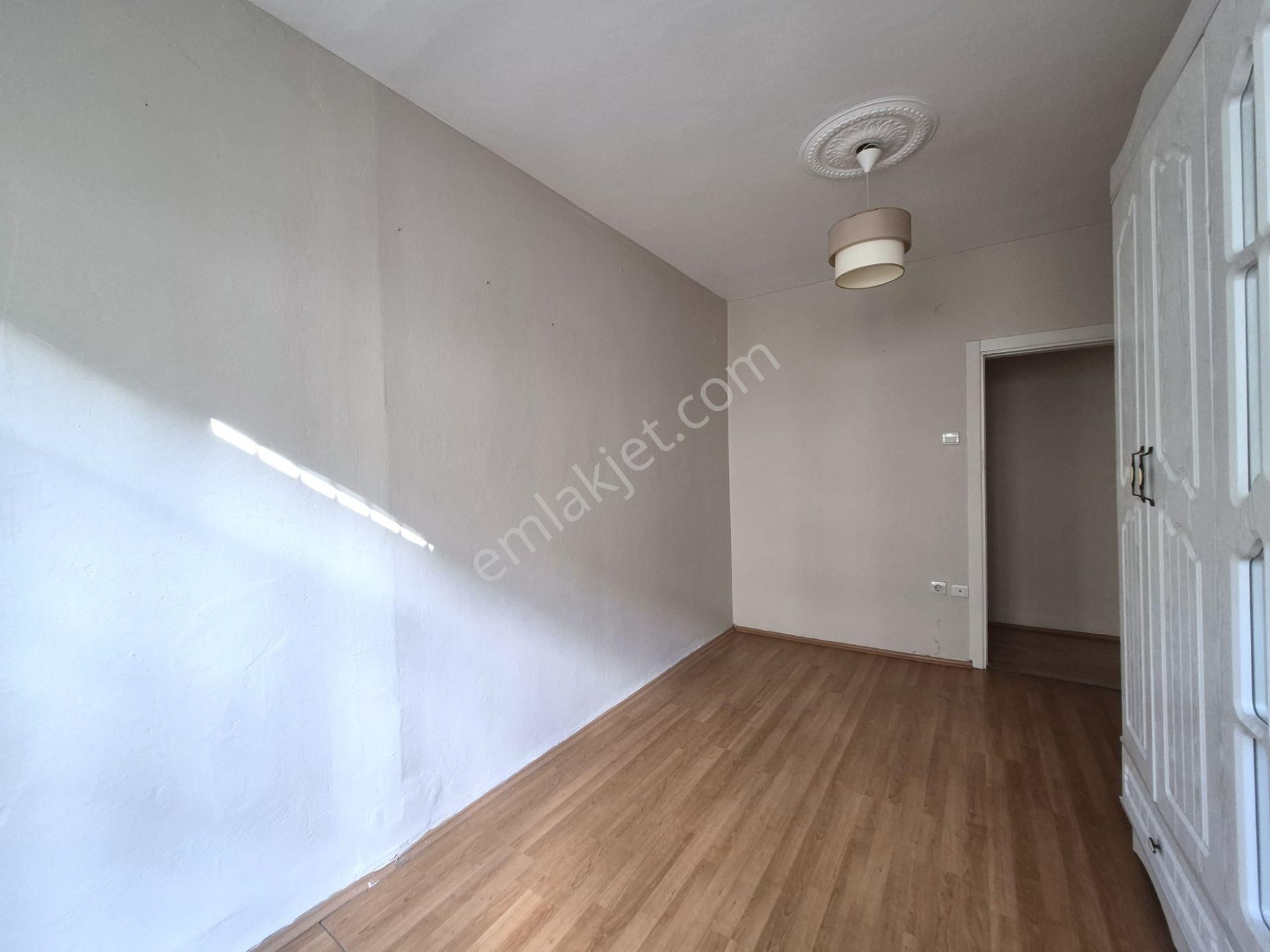 Gayrettepede 2+1 80 M2 Kombili Teraslı Ferah Bahçe Katı - Görsel 16