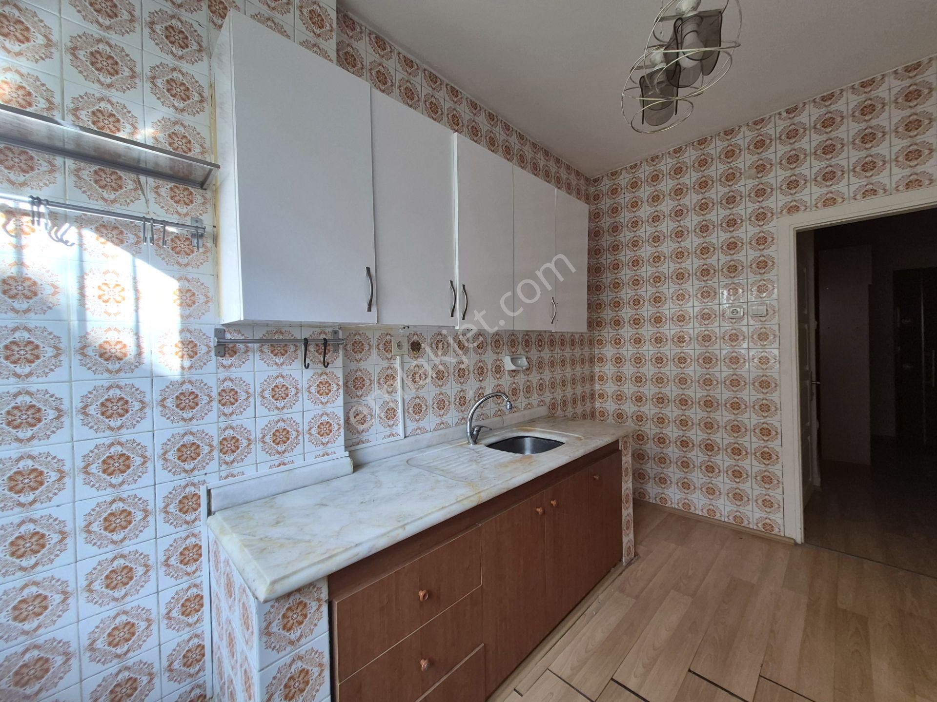 Gayrettepede 2+1 80 M2 Kombili Teraslı Ferah Bahçe Katı - Görsel 24