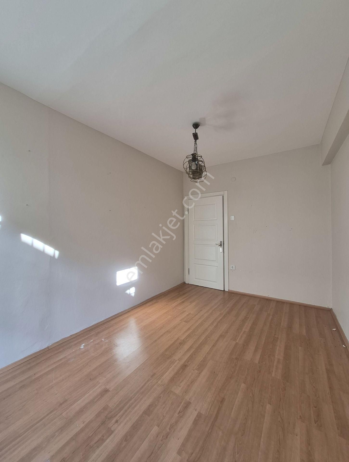 Gayrettepede 2+1 80 M2 Kombili Teraslı Ferah Bahçe Katı - Görsel 7