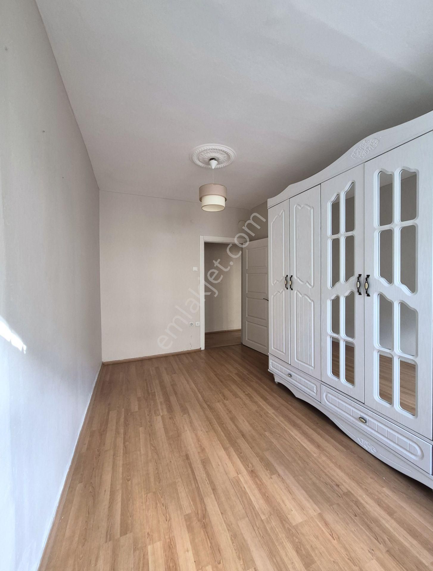 Gayrettepede 2+1 80 M2 Kombili Teraslı Ferah Bahçe Katı - Görsel 15